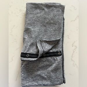 Lululemon snap up scarf wrap